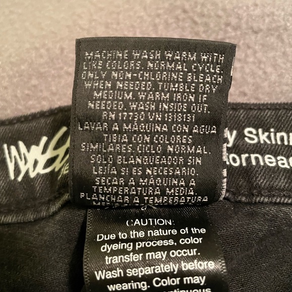 NWT. Mossimo Mid-Rise Curvy Black Skinny Jeans. Size 12 Short. - Picture 5 of 9